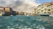Koupání v Lignanu a plavba Benátskou lagunou s večeří a živou hudbou