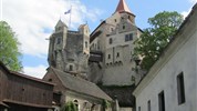 Žďár nad Sázavou a středověký hrad Pernštejn