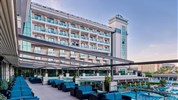 Luna Blanca Resort