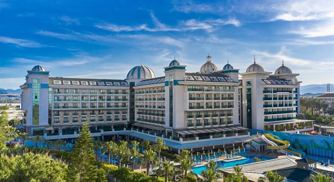 Luna Blanca Resort