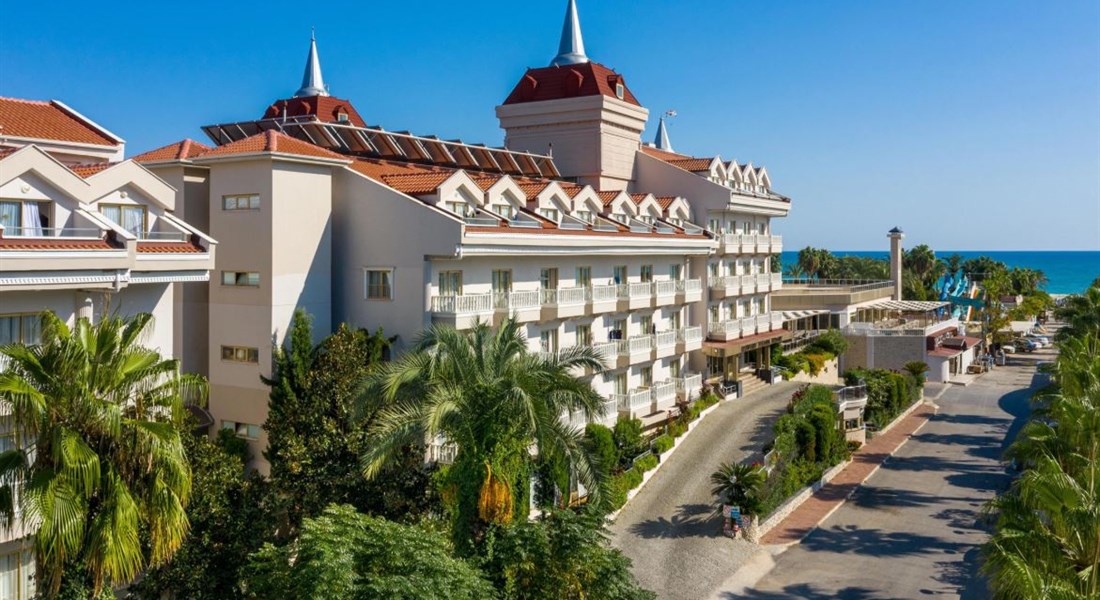 AYDINBEY FAMOUS RESORT