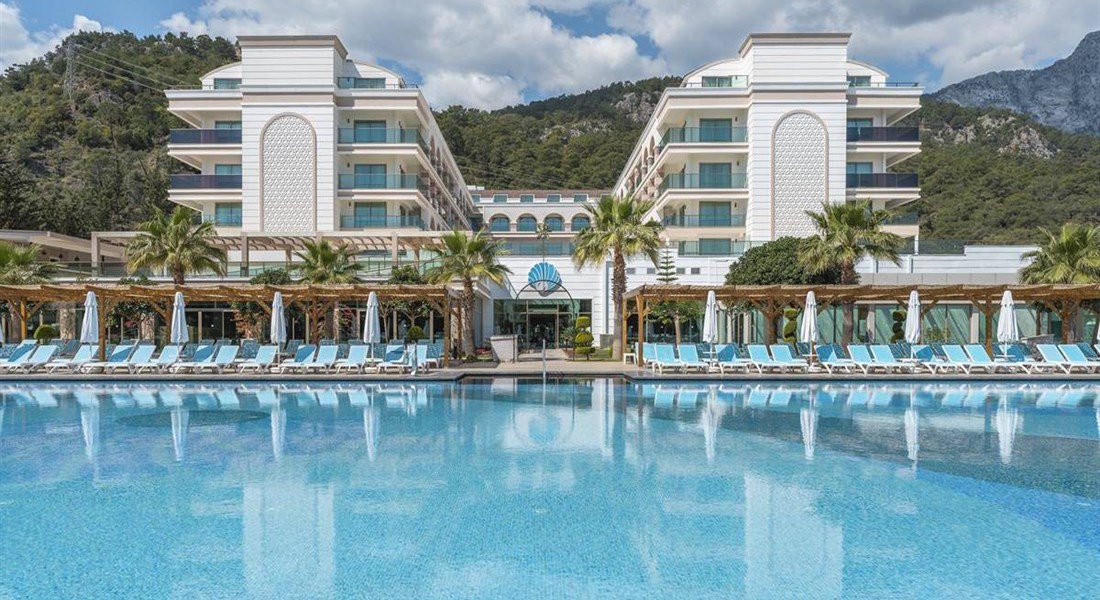 DOSINIA  LUXURY RESORT